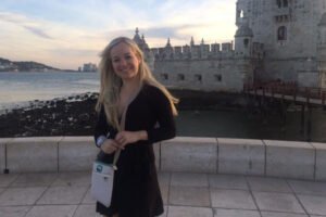 Leia mais sobre o artigo mãe e farmacêutica é aprovada em 4 universidades de Medicina
