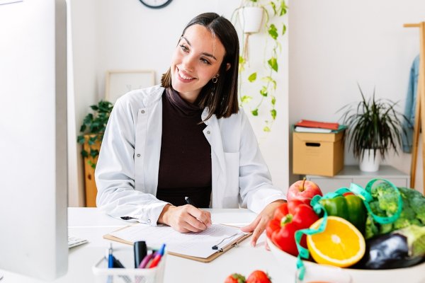 No momento, você está visualizando Dia do Nutricionista: entenda o que profissional faz