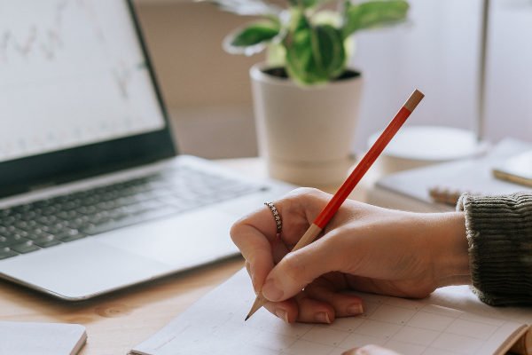 No momento, você está visualizando Teste de escrita do IELTS: o que é e como funciona